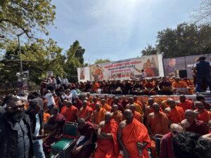 जंतर-मंतरवर लाखो बौद्ध अनुयायांचा गजर! महाबोधी महाविहार मुक्ती जन आक्रोश आंदोलनाने दिल्ली हादरली; “बौद्ध समाजाला मंदिराचे पूर्ण नियंत्रण हवे” – एकजुटीचे घोष